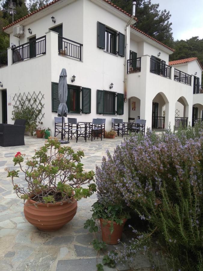 Eri Rooms To Let Raches  Екстер'єр фото