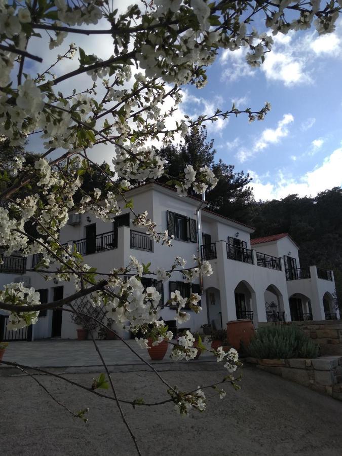 Eri Rooms To Let Raches  Екстер'єр фото
