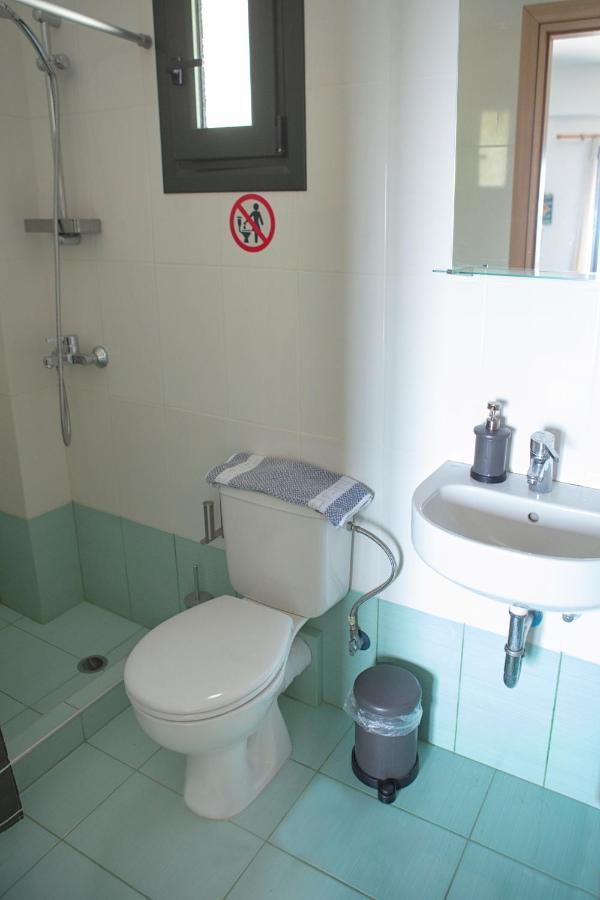 Eri Rooms To Let Raches  Екстер'єр фото