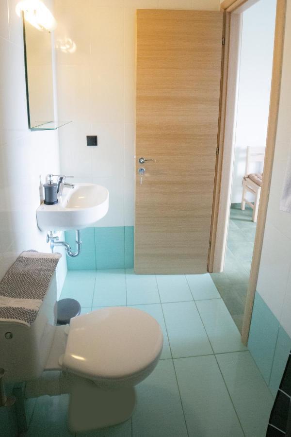 Eri Rooms To Let Raches  Екстер'єр фото