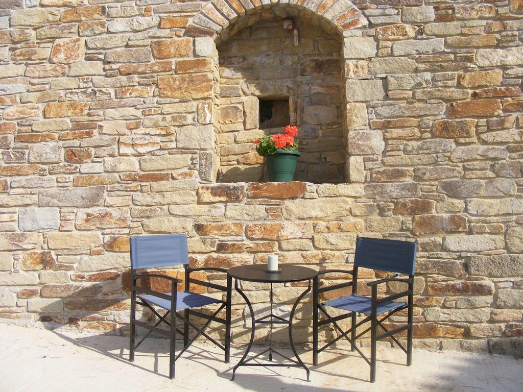 Eri Rooms To Let Raches  Екстер'єр фото
